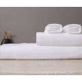 Toallas blancas bordadas 100% de toalla de baño de algodón Hotel